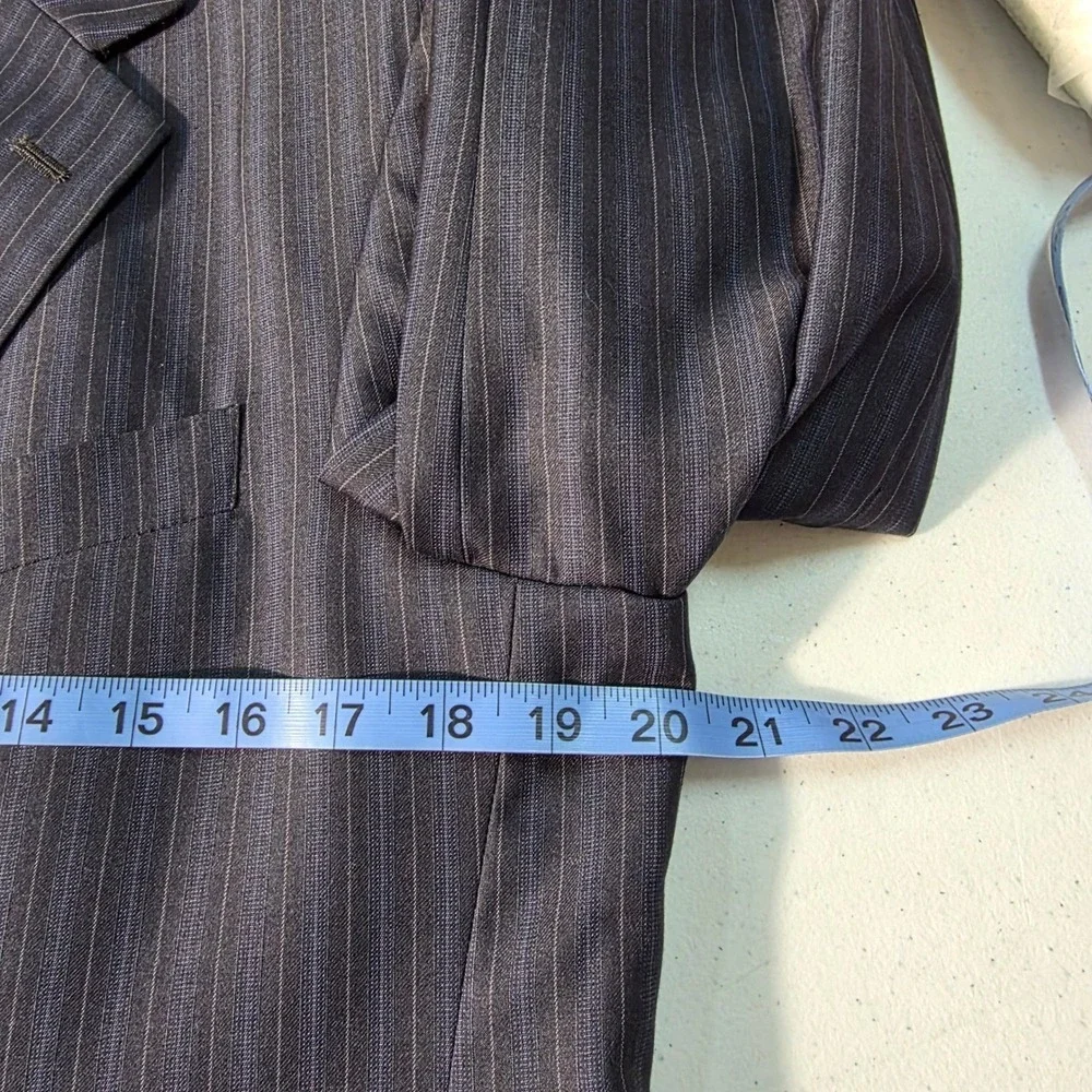 Mens Charcoal Grey Pinstripe Two Button Blazer Jacket Designed in Italy Size 40R